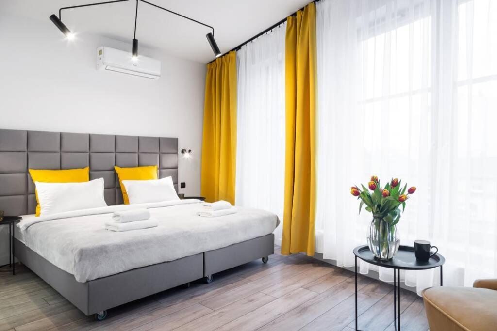Househost Apartment: Miodowa 42/8B Street Краков Экстерьер фото