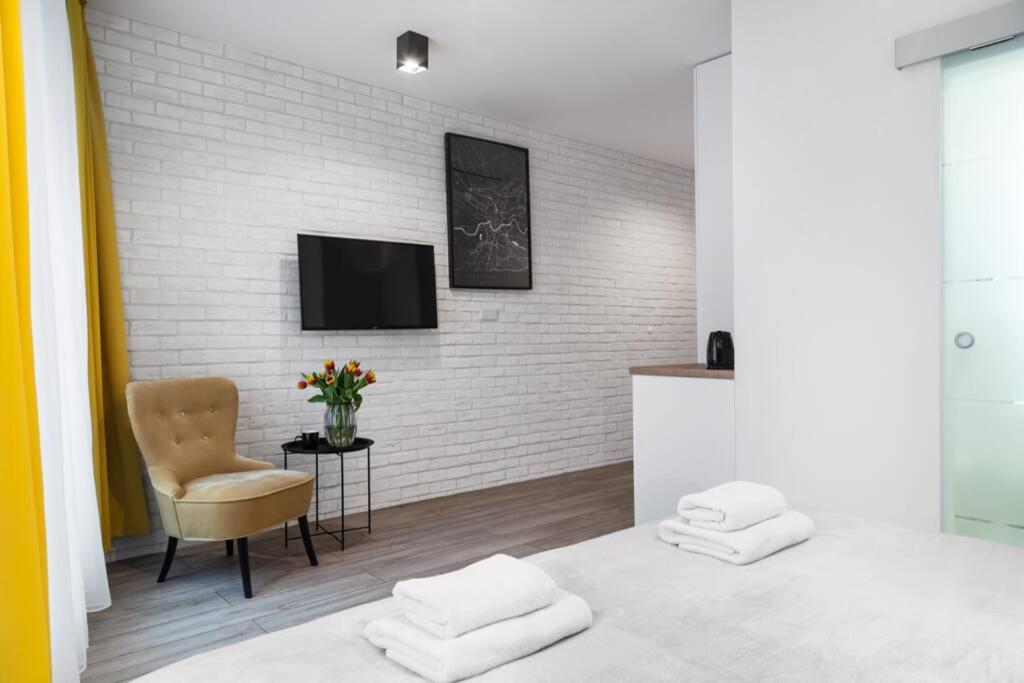Househost Apartment: Miodowa 42/8B Street Краков Экстерьер фото